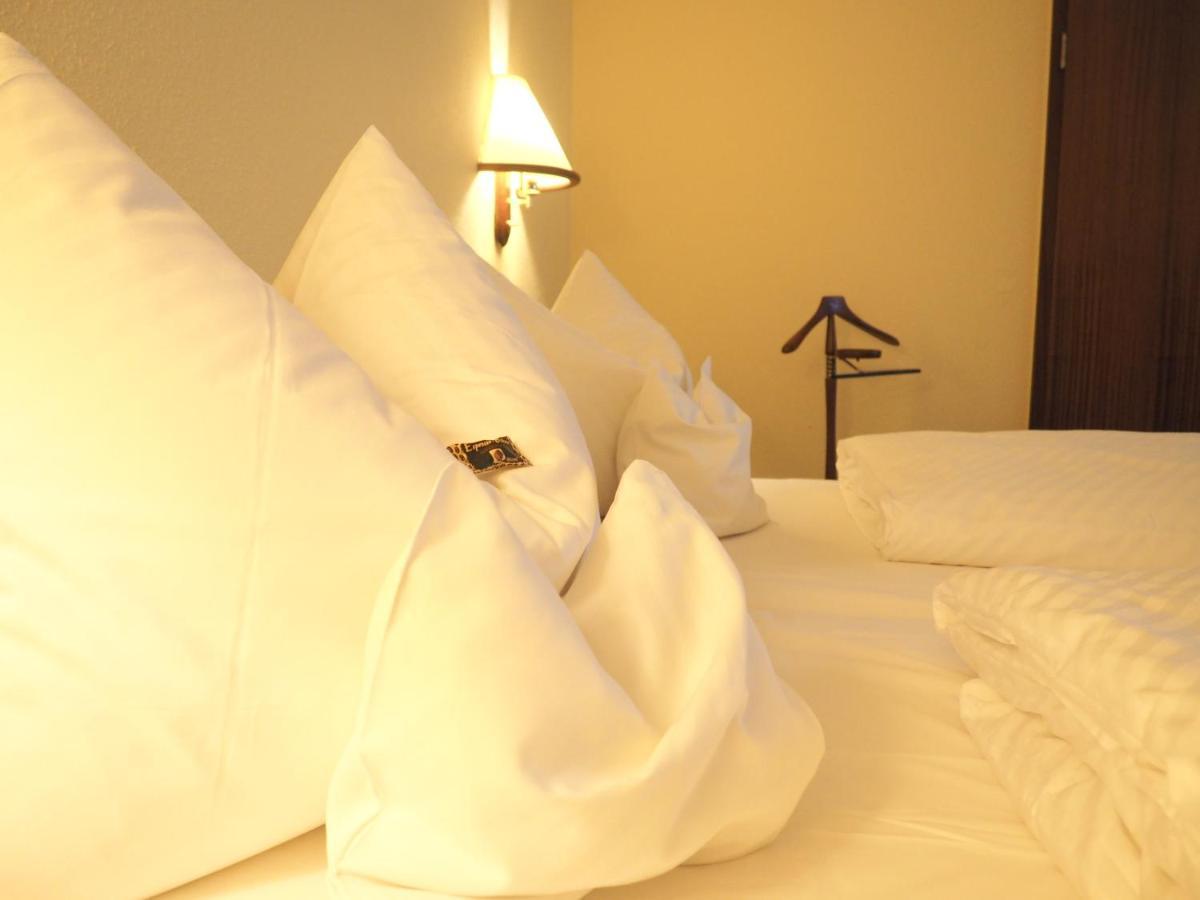 Heidehotel Lubast Екстериор снимка