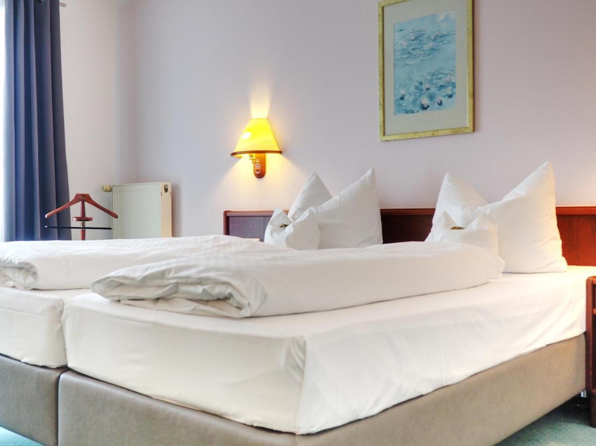 Heidehotel Lubast Екстериор снимка