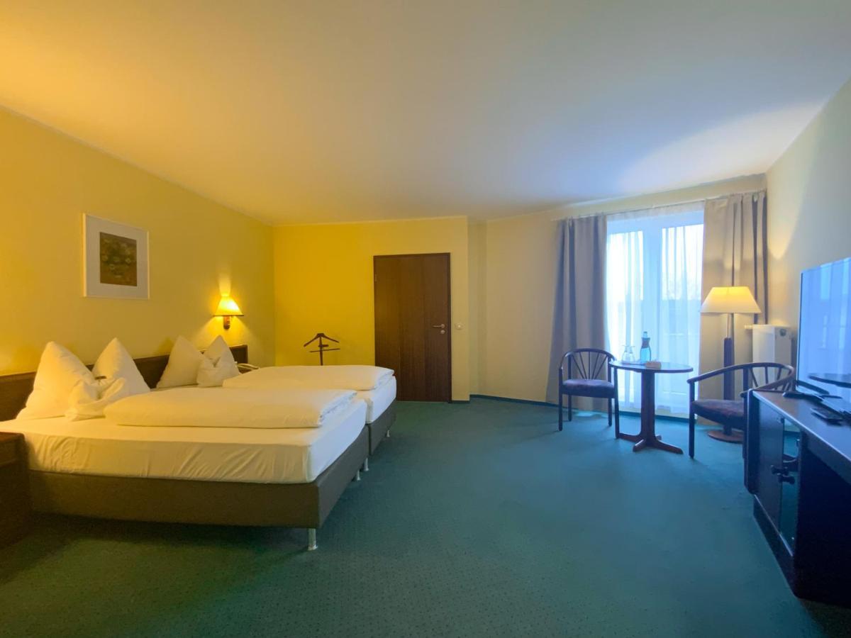 Heidehotel Lubast Екстериор снимка