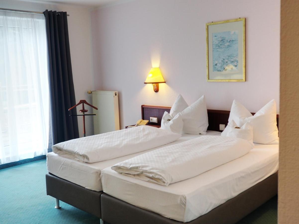 Heidehotel Lubast Екстериор снимка