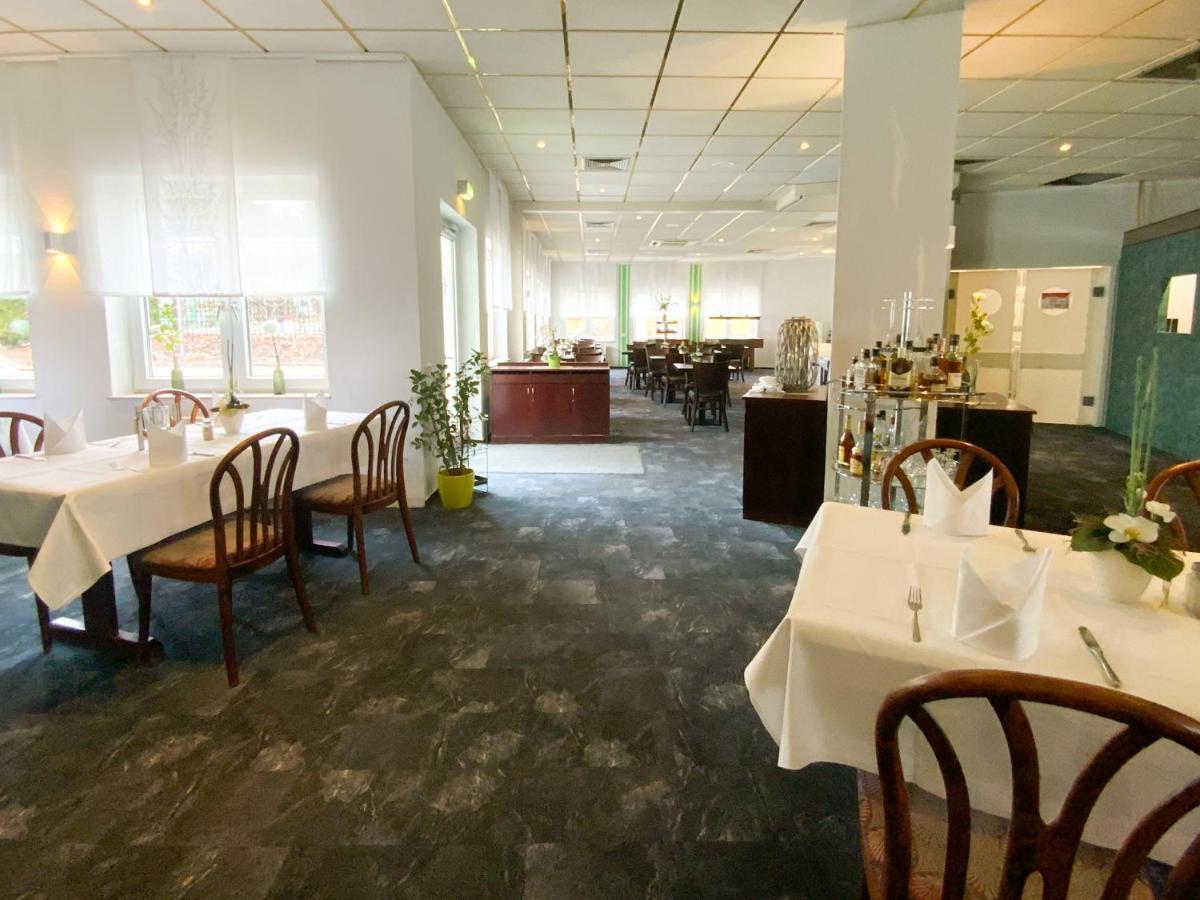 Heidehotel Lubast Екстериор снимка