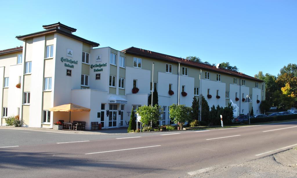 Heidehotel Lubast Екстериор снимка